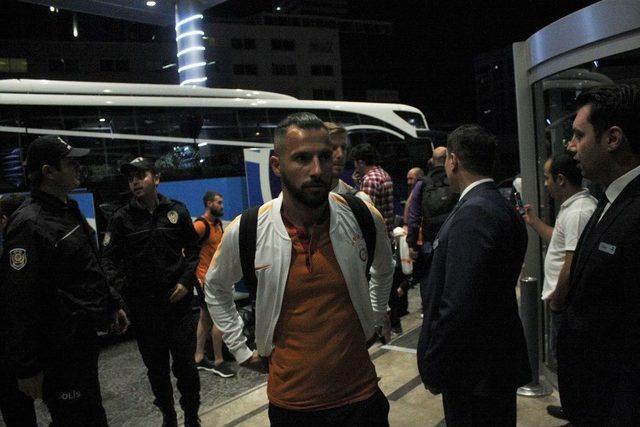 Galatasaray Kafilesi Bursa&rsquo;ya Geldi 1