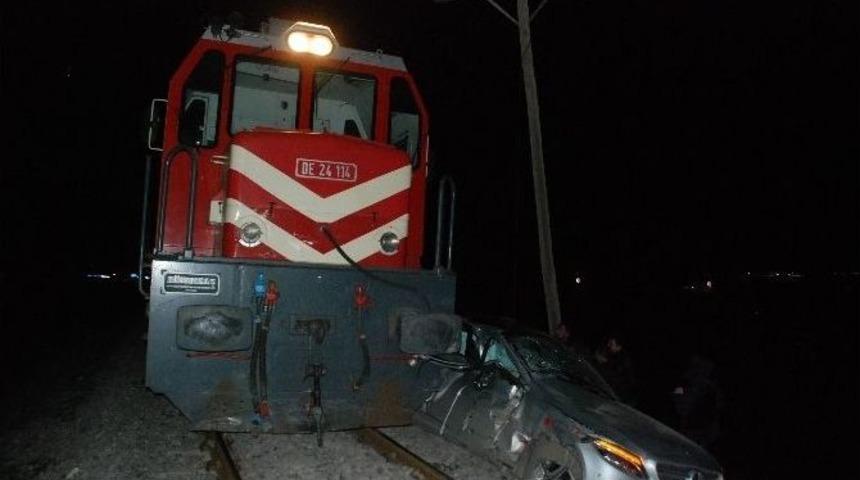 Tren, Otomobili S&uuml;r&uuml;kledi: 1 Yaralı
