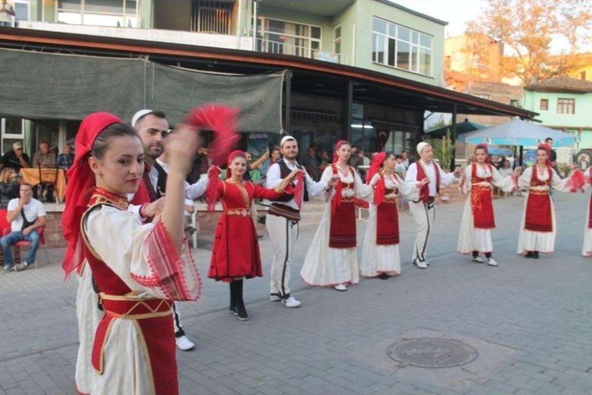 Belediye Başkanına M&uuml;zik Aleti &Ccedil;aldırdılar