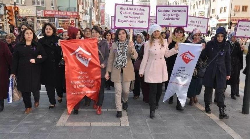 Sivas&rsquo;ta Kadına Şiddete &lsquo;hayır&rsquo; Y&uuml;r&uuml;y&uuml;ş&uuml;