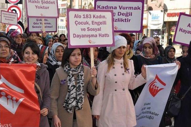 Sivas&rsquo;ta Kadına Şiddete &lsquo;hayır&rsquo; Y&uuml;r&uuml;y&uuml;ş&uuml; 2