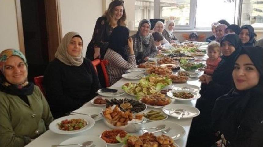 Suriyeli Kadınlardan Muhteşem Yemekler