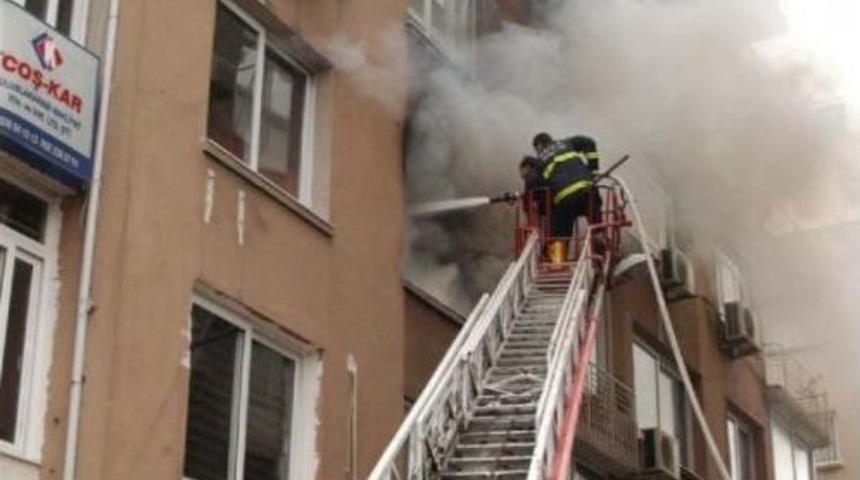 BABALARININ İŞYERİNİ YAKTILAR