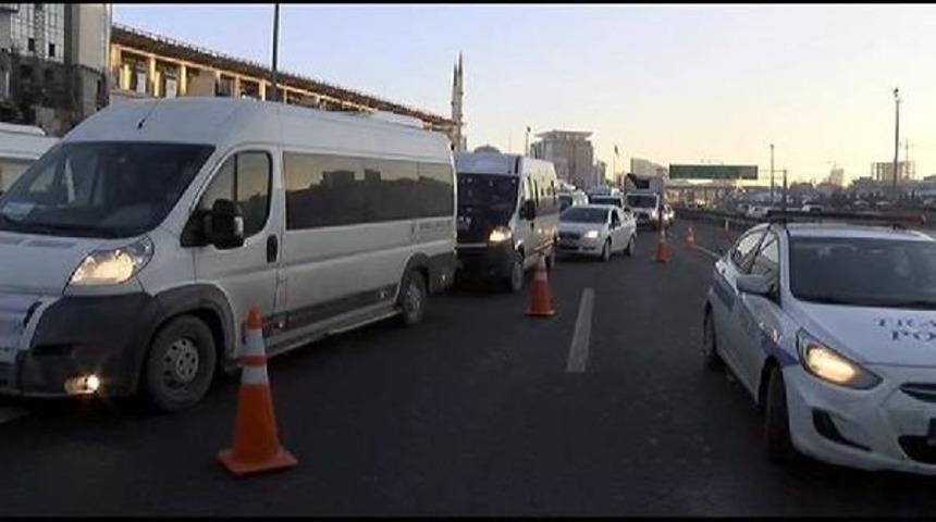 Tem'de Kamyon Yan Yattı (1)