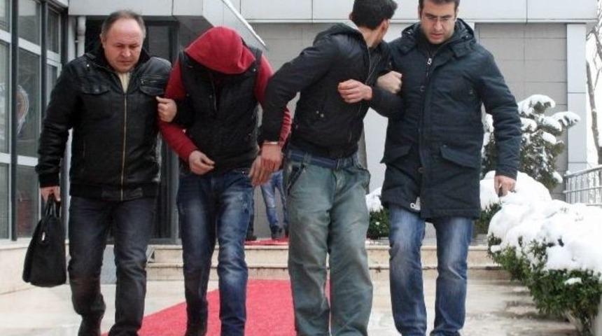 Metro Otomatlarından 15 Bin Liralık Soygun Yaptılar