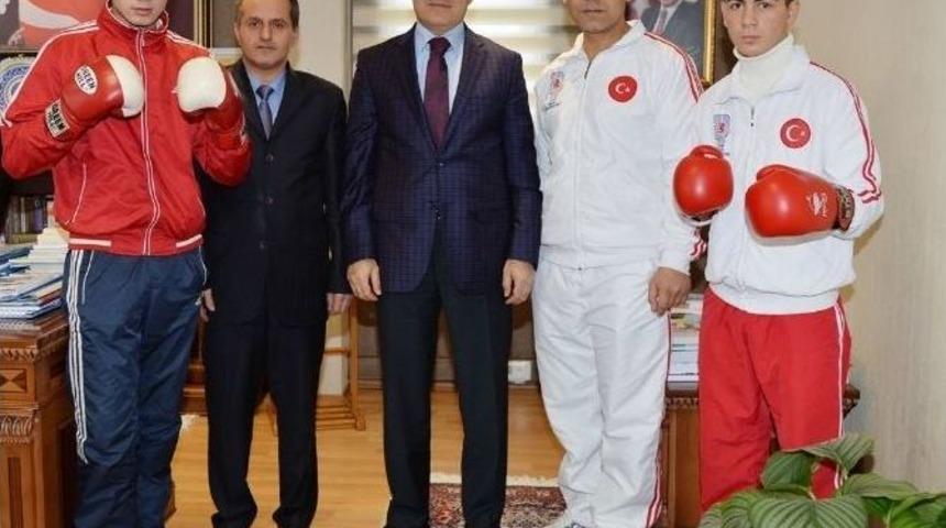 Boks Ve Taekwondo&rsquo;nun Şampiyonlarından Valiye Ziyaret