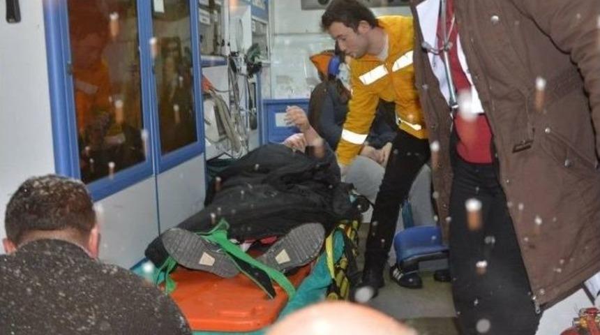 Karda Kayan &Ccedil;ocuk Yaralandı