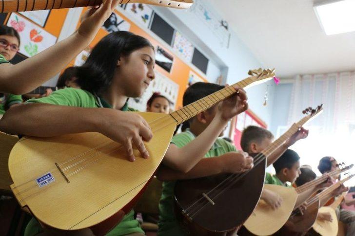 (özel Haber) Bu Sınıfta Herkes En Az İki Enstrüman Çalabiliyor G1