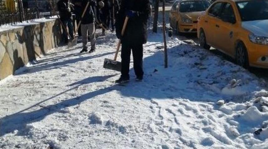 Van&rsquo;da 224 K&ouml;y Yolu Ulaşıma Kapandı