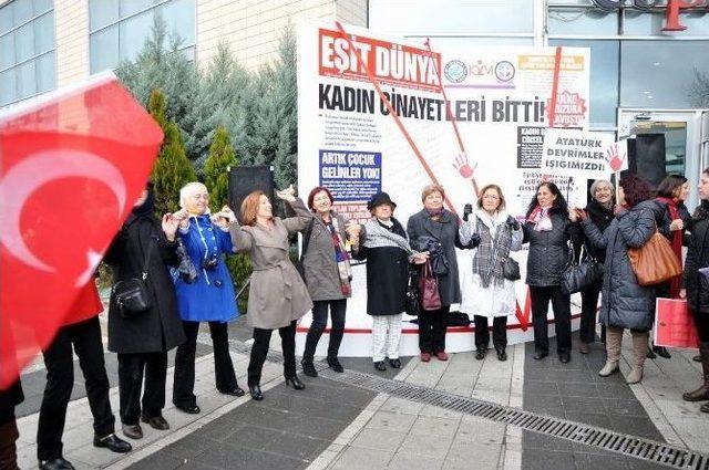 Eskişehir’de ‘dünya Kadına Yönelik Şiddetle Mücadele Günü’ Etkinliği