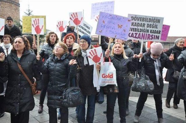 Eskişehir’de ‘dünya Kadına Yönelik Şiddetle Mücadele Günü’ Etkinliği