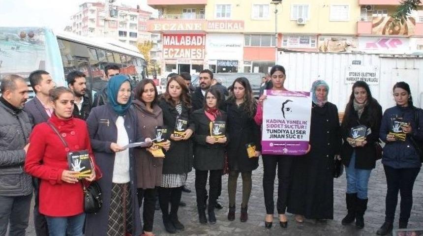 Batman Barosu Kadın Komisyonu Üyeleri El İlanı Dağıttı