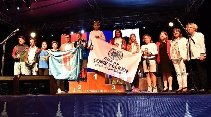 K&ouml;rfez Festivalinde &Ouml;d&uuml;l Coşkusu