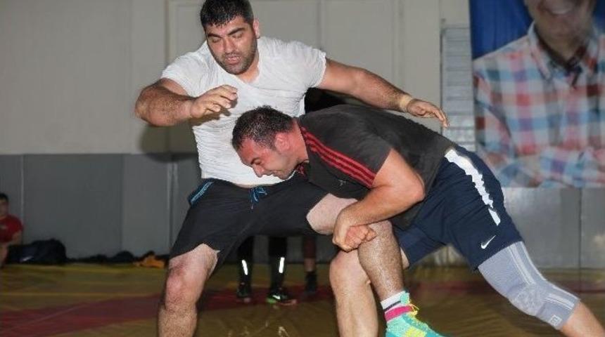 Geleceğin Pehlivanları Yetiştiriliyor