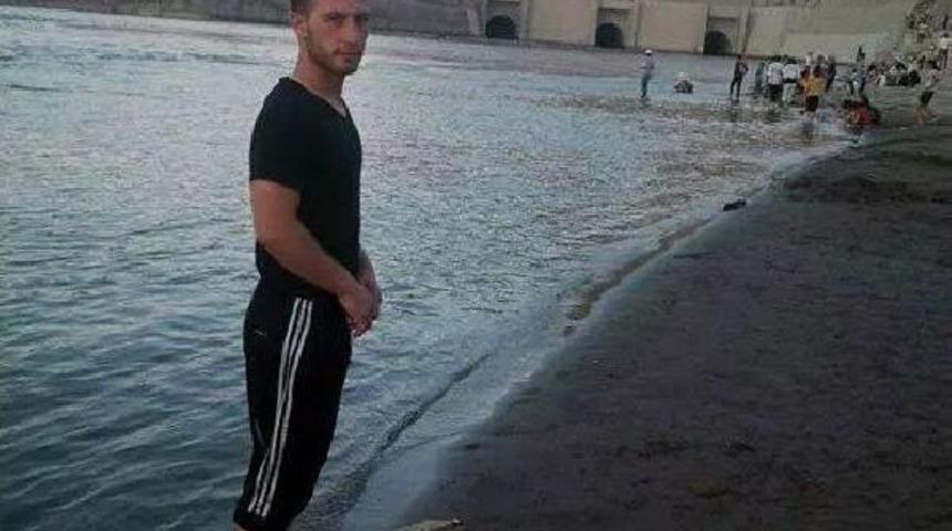 Siirt'te Iki Otomobil &Ccedil;arpıştı:1 &Ouml;l&uuml;, 6 Yaralı