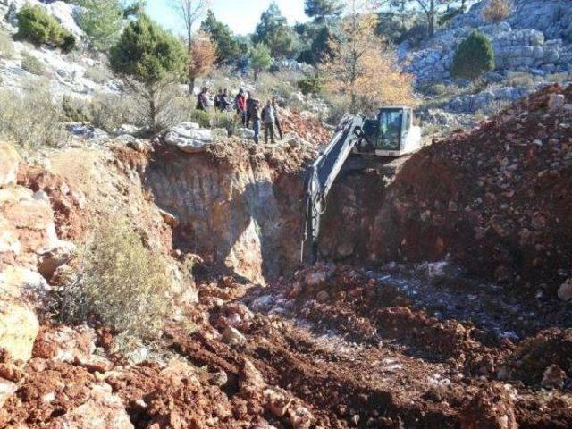 MERSİN'DE DEFİNE AVCILARINA SUÇÜSTÜ