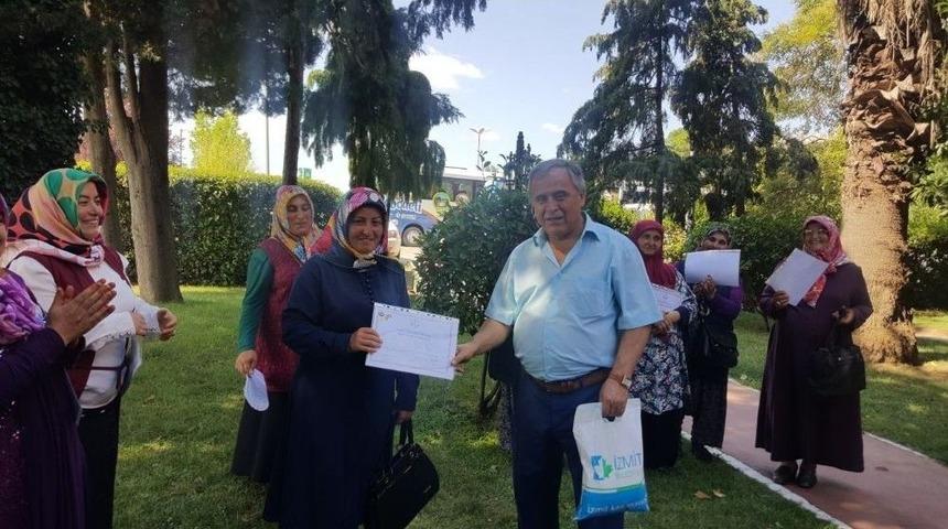 İzmek&rsquo;li Kadınlar Okur Yazar Olmanın Mutluluğunu Yaşıyorlar