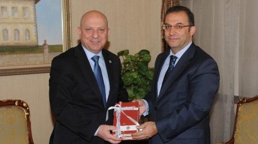 &Uuml;niversitelerden Vali T&uuml;rker&rsquo;e Nezaket Ziyaretleri