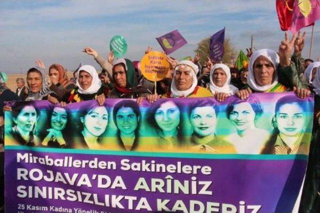 KADINLARIN SINIRDA 'ŞİDDET VE SAVAŞA HAYIR' YÜRÜYÜŞÜ