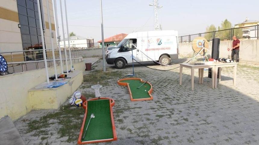 Ardahan&rsquo;da &lsquo;mobil Gen&ccedil;lik Merkezi&rsquo; Projesi Tanıtıldı