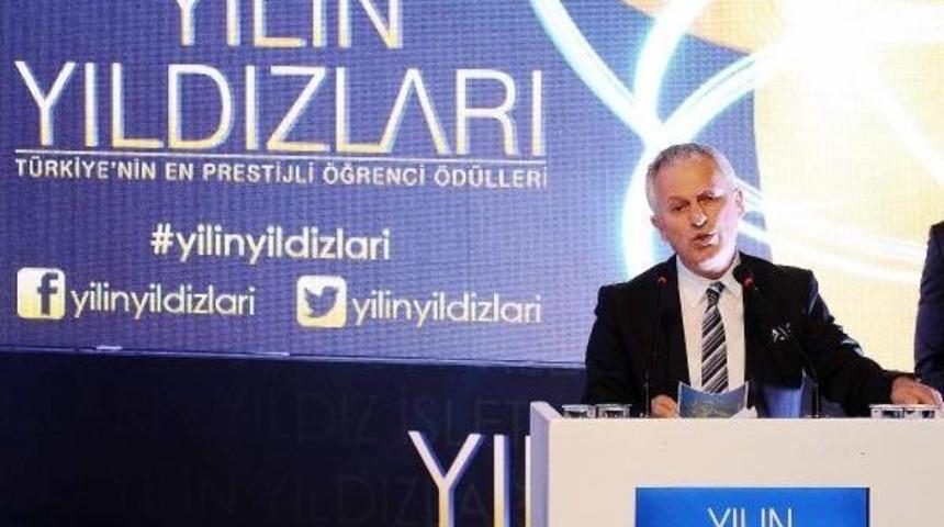 Arzuhan Doğan Yal&ccedil;ındağ&rsquo;A En Beğenilen Iş Kadını &Ouml;d&uuml;l&uuml;