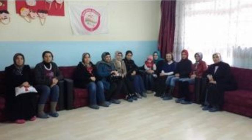 Osman Baysal Anaokulu&rsquo;nda Aile Eğitim Semineri S&uuml;r&uuml;yor