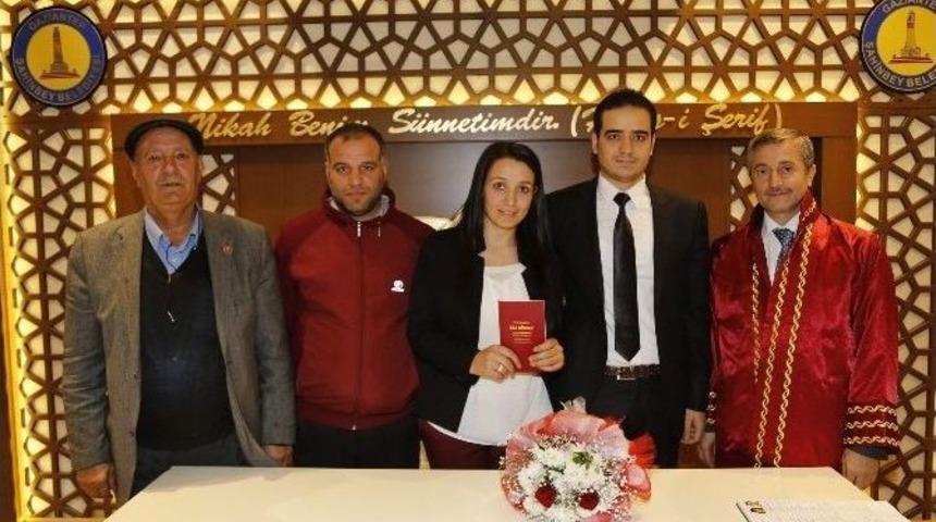 Başkan Tahmazoğlu&rsquo;ndan Yeni &Ccedil;iftlere Nikah S&uuml;rprizi