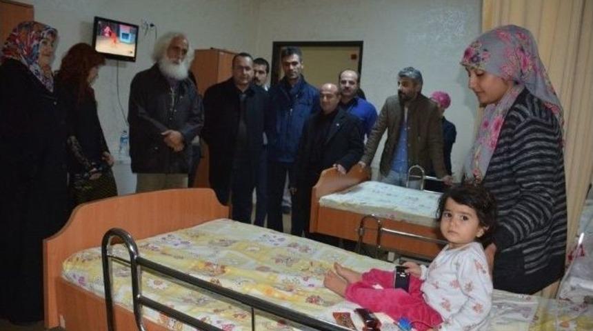 Sanat&ccedil;ı Suavi Tatvan&rsquo;da Hasta &Ccedil;ocukları Ve Hayvan Barınağını Ziyaret Etti