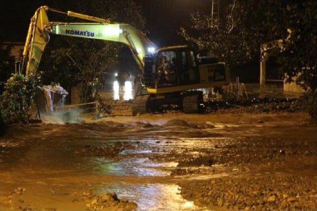 Vali Doğanay&rsquo;Dan, Yağmurun Vurduğu Arhavi&rsquo;Ye Ziyaret 3