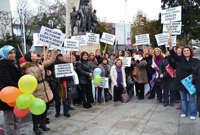 Beşiktaş’ta Kadınlardan Şiddete Karşı Eylem
