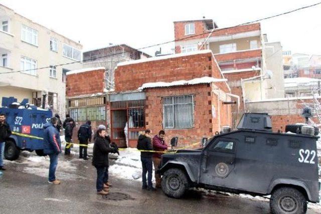 İstanbul da Kadın Cinayeti: &Ccedil;ocuklarının G&ouml;z&uuml; Eninde Eşini &Ouml;ld&uuml;rd&uuml; 2