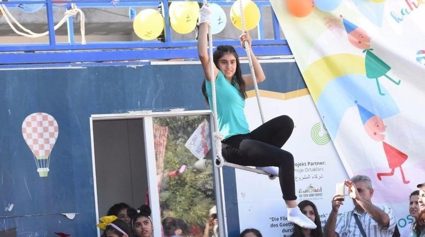 Nusaybin&rsquo;de Festival S&uuml;r&uuml;yor