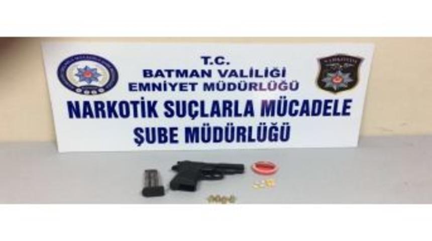 Meşrubat Dolabına Zulalanmış Uyuşturucu Hap Ele Ge&ccedil;irildi