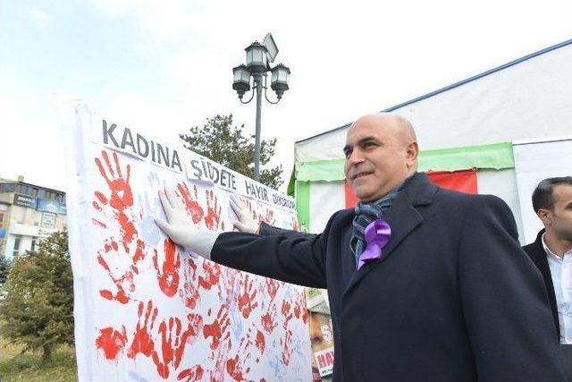 Ali Korkut,"kadına Şiddeti Kınıyorum" 1