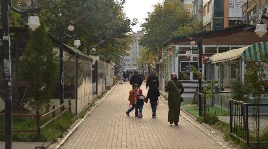 Kafeler Sokağı Tek Yönlü Trafiğe Açılıyor