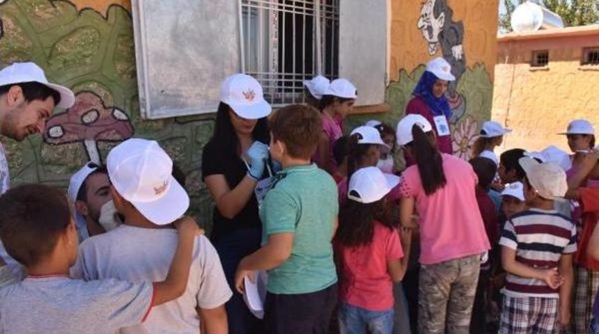 'umuda Iz Bırak' Projesi Ile K&ouml;y Okulunu Boyadılar