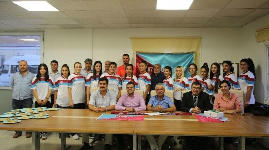 1947 Mardin Sağlıkspor 8 Sporcu İle Anlaştı