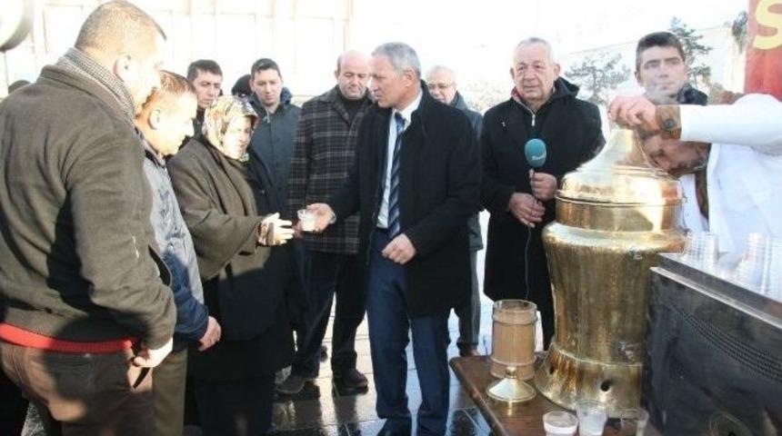 Adapazarı Belediyesi’nin Salep İkramı Başladı