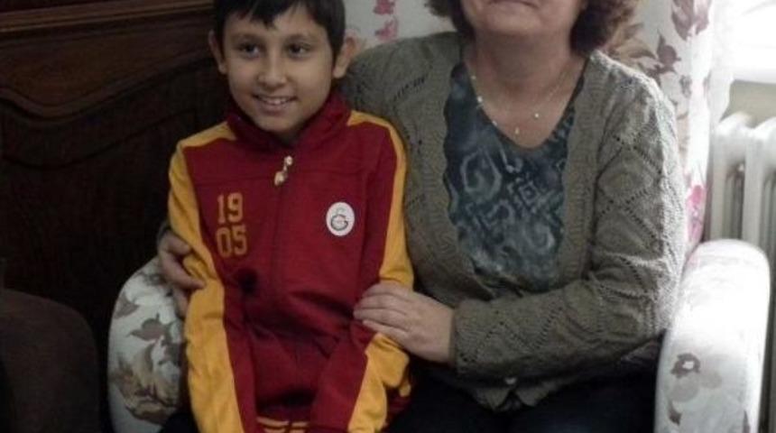 BORA, YAŞAMA &Ouml;ĞRETMENİYLE TUTUNDU