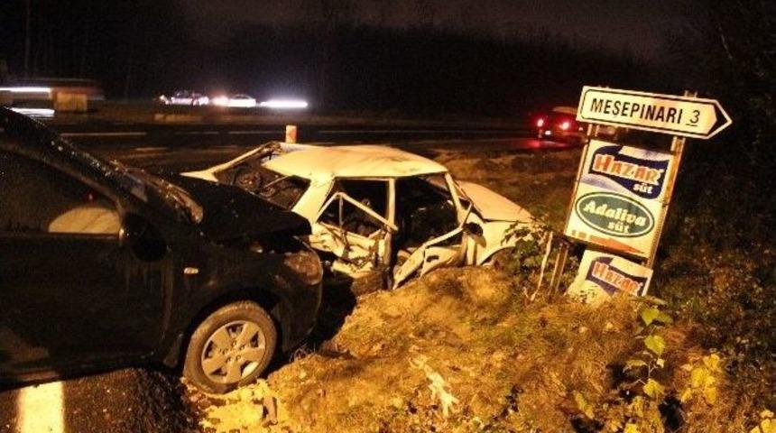 Sakarya&rsquo;da Trafik Kazası: 2 Yaralı