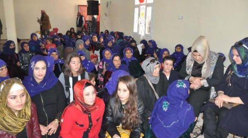 &Ccedil;ADIR KENTTE 'KADINA ŞİDDETE HAYIR' KONFERANSI