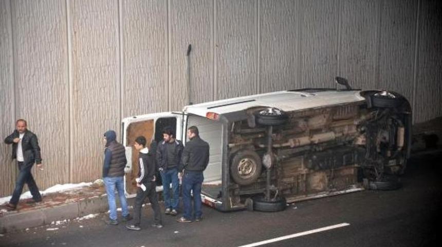 Diyarbakır'da Kar &Ccedil;ocukları Sevindirdi
