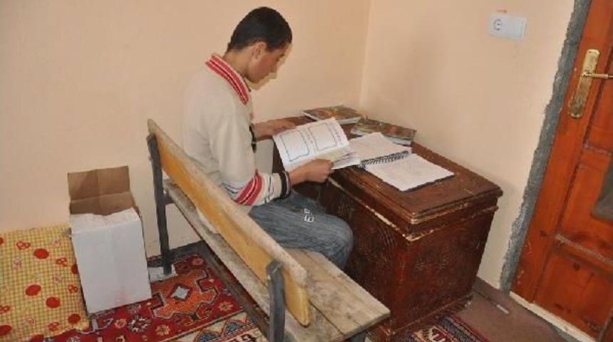 &Ouml;ğretmen Ilgisi 4 Kardeşin Dramını Ortaya &Ccedil;ıkardı