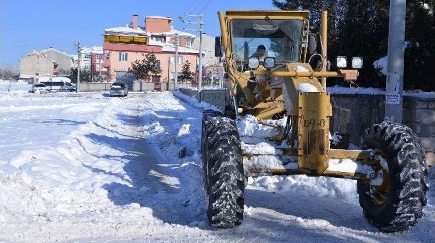 Tepebaşı&rsquo;nda Kar Ve Buzlanmaya Karşı M&uuml;cadele &Ccedil;alışmaları
