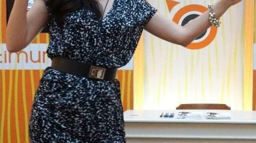 Nil &Ouml;zalp Optimum&rsquo;da Şovuyla B&uuml;y&uuml;ledi