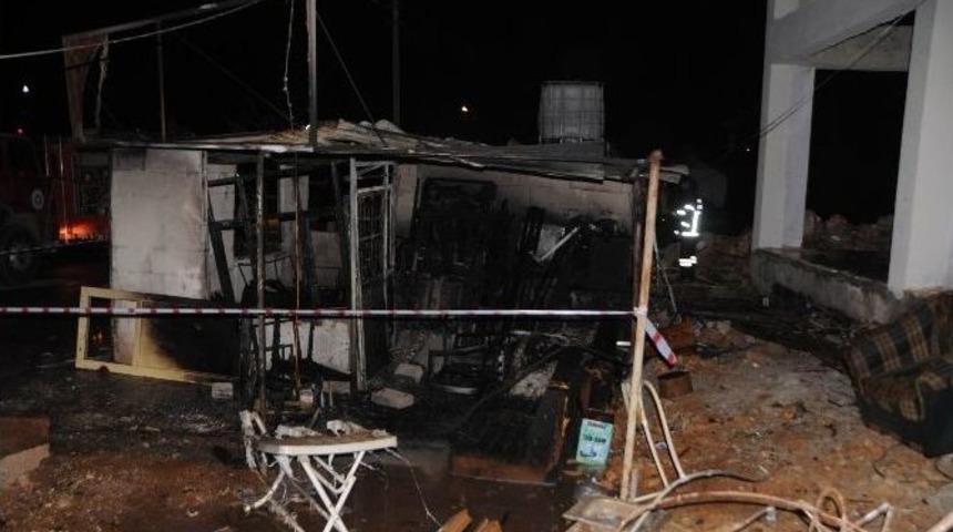 İnşaatının Bekçi Kulübesinde Yanarak Öldü