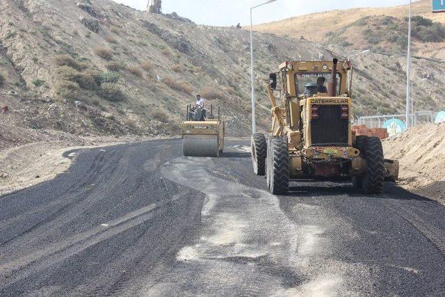 Katı Atık Transfer İstasyonunun Yolu Asfaltlanıyor 1