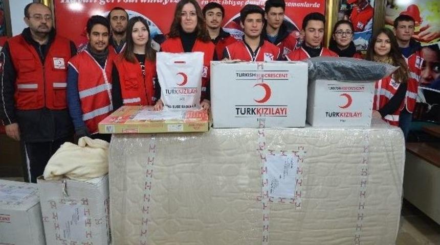 Evi Yanan Aileye Kızılay El Uzattı