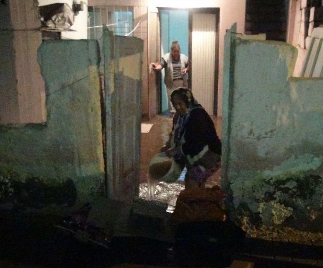 Mersin&rsquo;de Sağanak Yağış Su Baskınlarına Neden Oldu