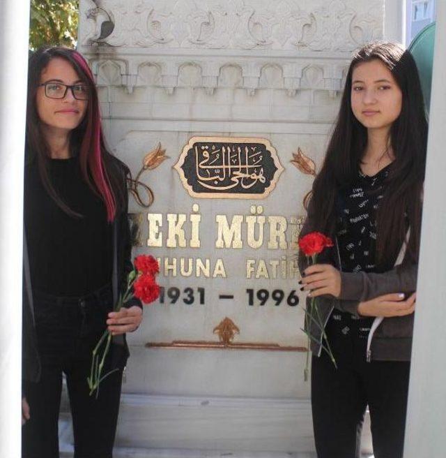 Zeki Müren, Bursa'daki Kabri Başında Anıldı